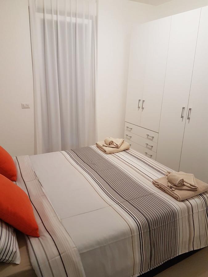Baia Blu - Luxury Apartments With Pool Cremia Eksteriør bilde